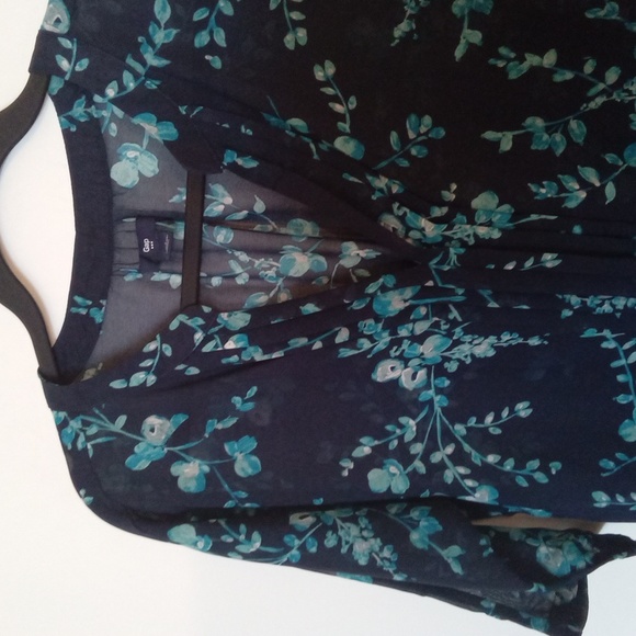GAP Sheer Floral 3/4 Sleeve Blouse - Picture 3 of 13